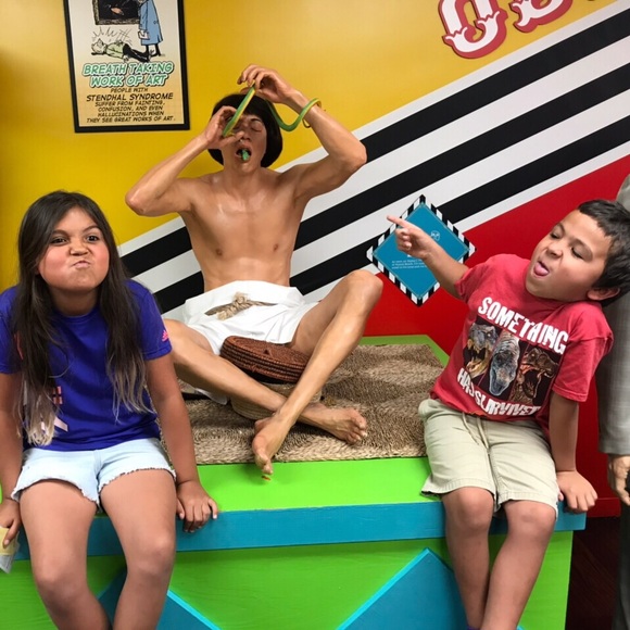 Meet your Posher! - Picture 4 of 5